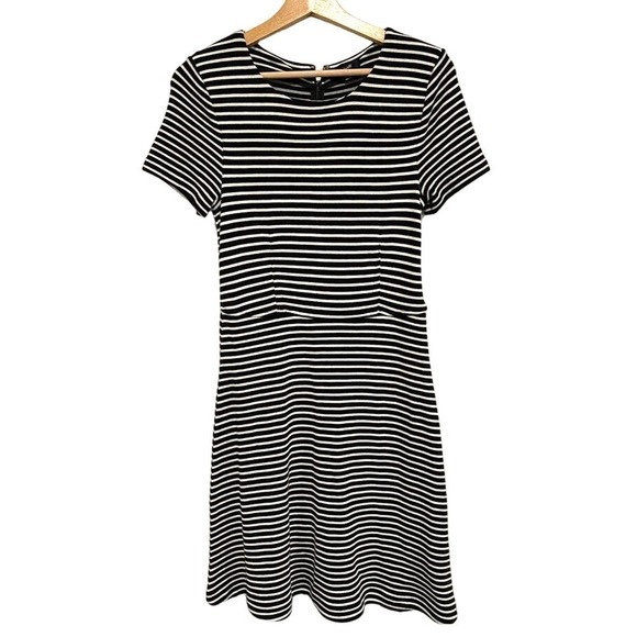 Madewell Dresses & Skirts - Madewell - Black & White knitted short sleeve dress women's size Medium